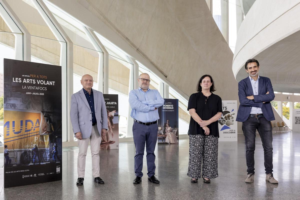 Paco Teruel, Jesús Iglesias, Pilar Tébar y José Luis Moreno, este martes en la presentación de Les Arts Volant.