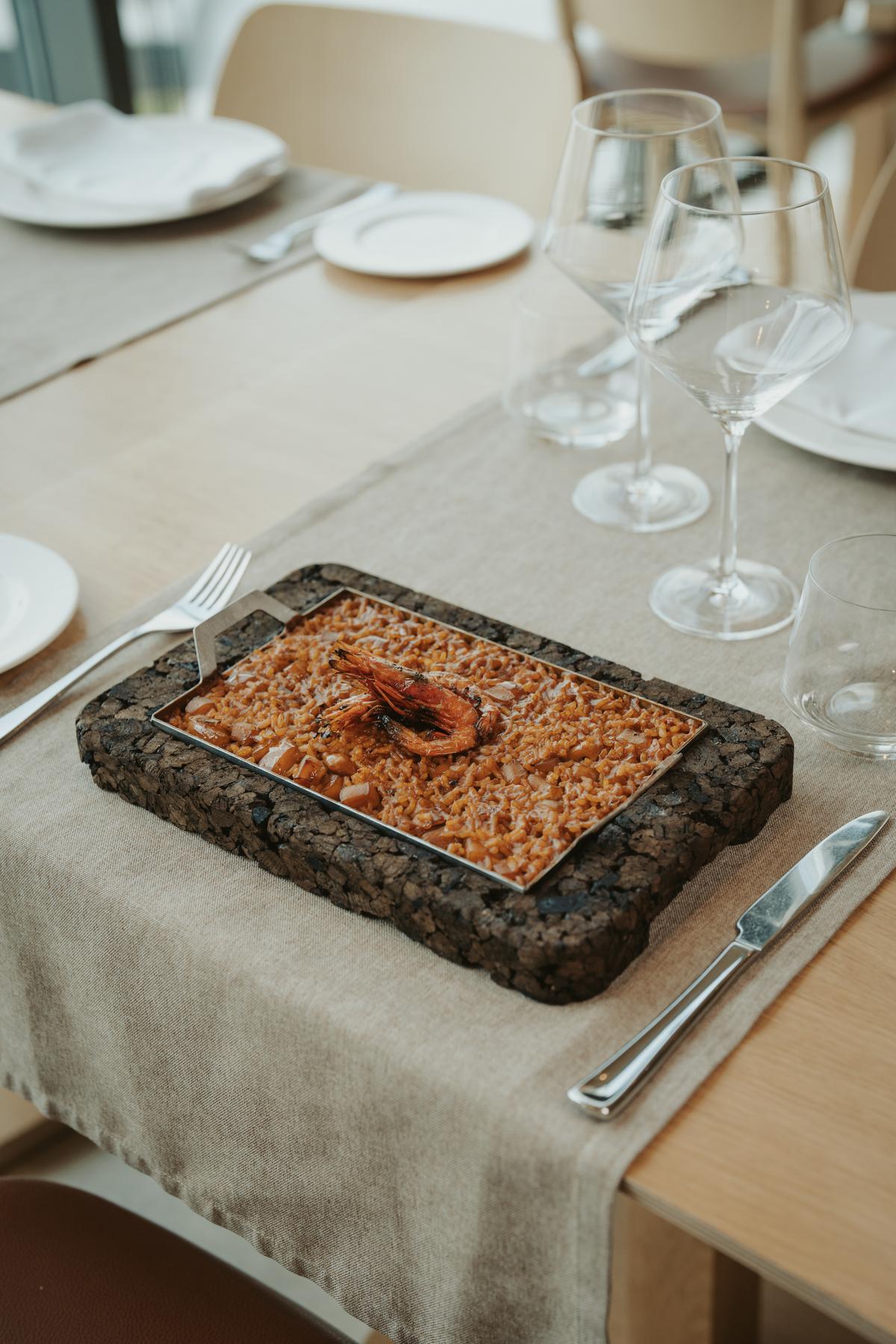 La cocina mediterránea de mercado elaborada con productos frescos y de temporada, protagonista en el restaurante Roland Garros.