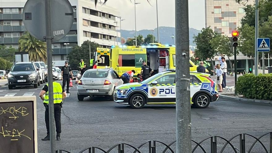 Un motorista herido en una colisión con un coche en la avenida de América