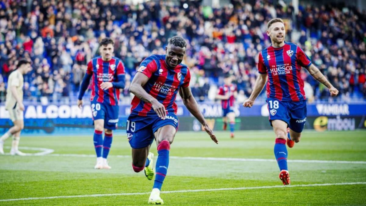 Soko, celebrando uno de sus últimos goles con el Huesca