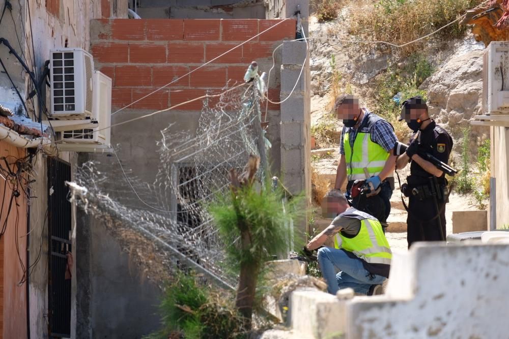 Redada antidroga de la Policía Nacional en el barrio de La Tafalera en Elda.