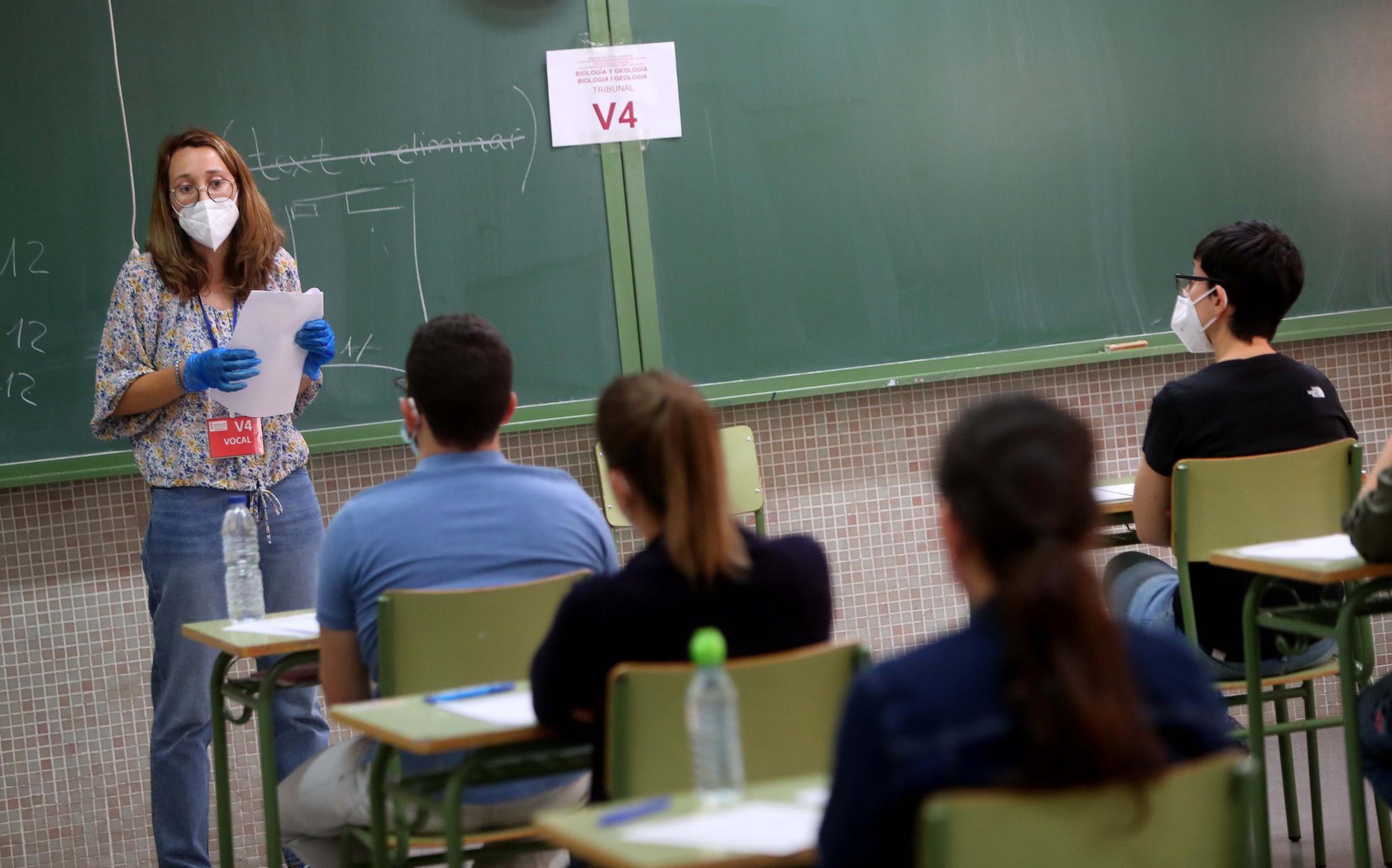 Así ha sido el examen de oposiciones a maestros de secundaria en el IES de Benicalap