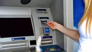 Adiós a los cajeros automáticos en España: Así sacaremos dinero a partir de ahora