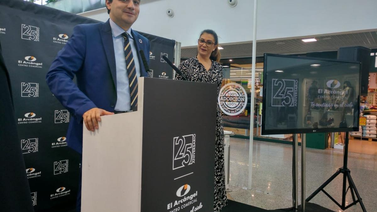 El centro comercial El Arcángel inaugura una cápsula del tiempo para Córdoba que se abrirá en 2094