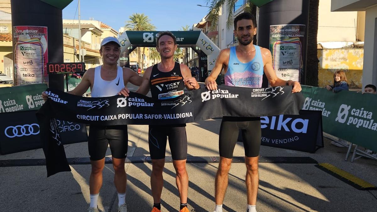 El podio masculino en la carrera de Daimús