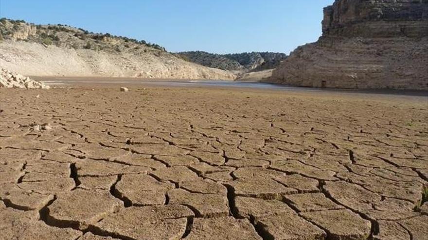 Las lluvias obligan a desembalsar el pantano del Arquillo de Teruel