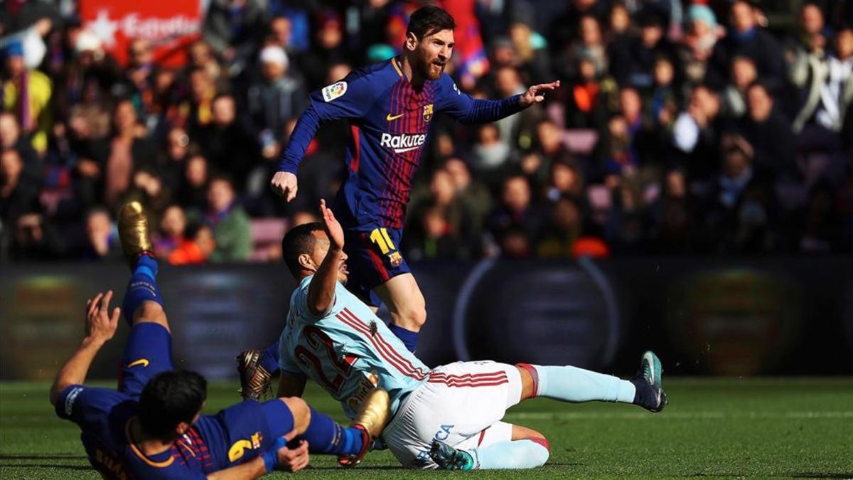 Leo Messi empató con un disparo raso el gol inicial de Aspas