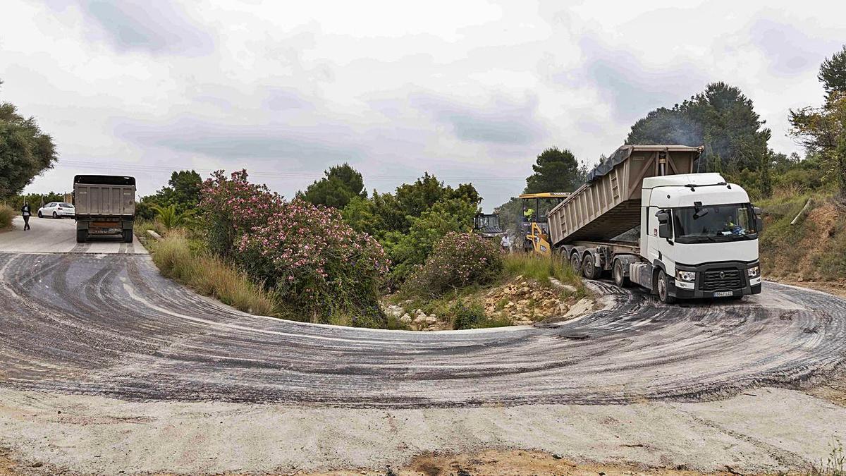 Obras en una de las zonas que sufrió grandes daños. | A.P.