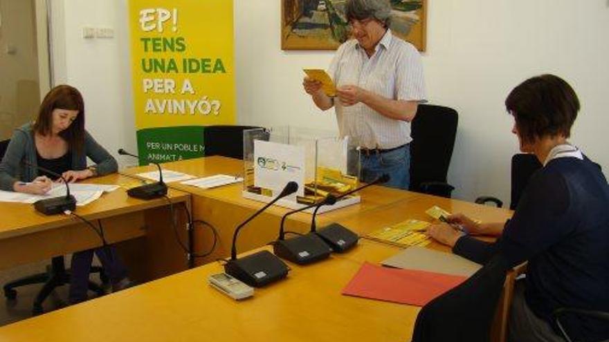 El recompte de votacions es va fer ahir al migdia a la sala de plens