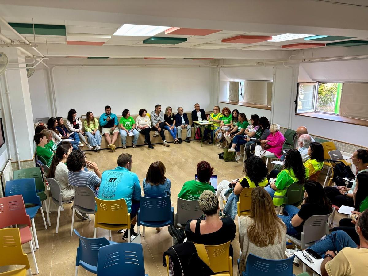 Reunión de docentes de la comarca en la que se acordaron movilizaciones