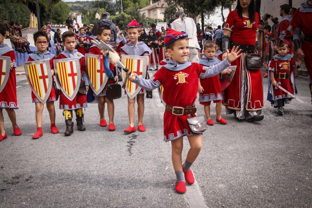 Los niños se convierten en los protagonistas del segundo día de las Fiestas de Moros y Cristianos con el Desfile Infantil.