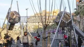 Alicante modificará el juego infantil del parque de San Blas en el que quedó atrapado un niño