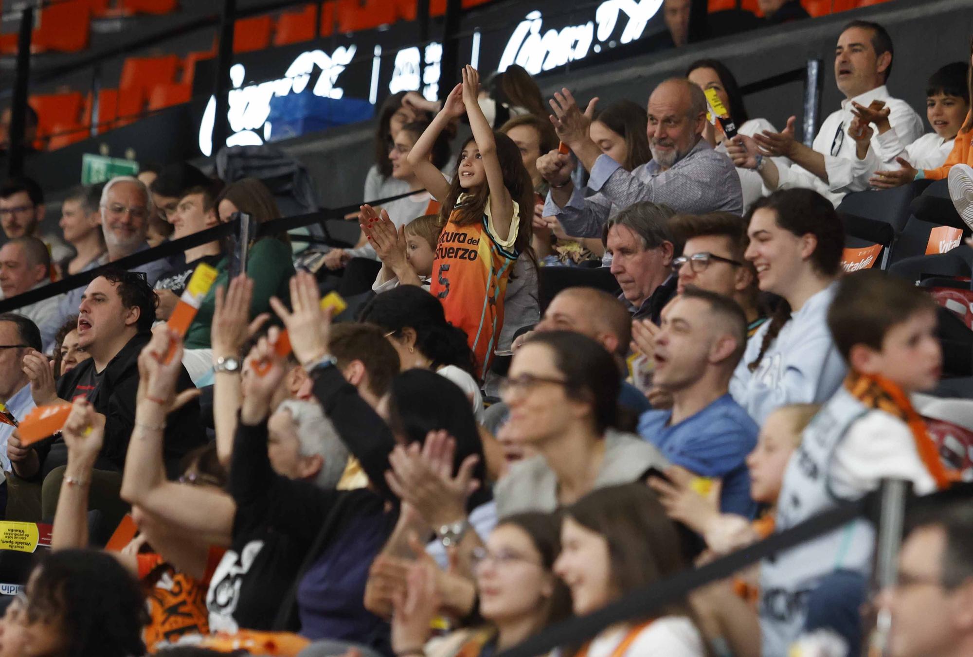 Valencia Basket - Perfumerías Avenida