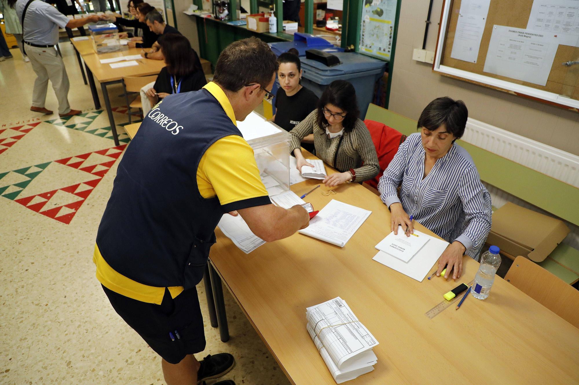 Así fue la jornada electoral en Santiago: las imágenes