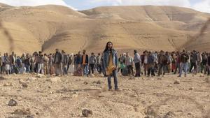 El actor belga Mehdi Dehbi, hecho un Cristo, en una escena del primer capítulo de ’Mesías’.