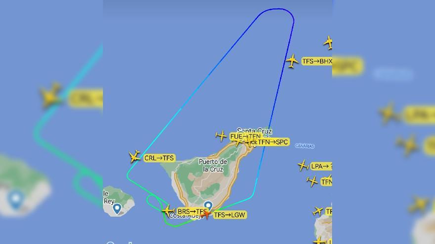 Un vuelo regresa a Tenerife por humo en la cabina