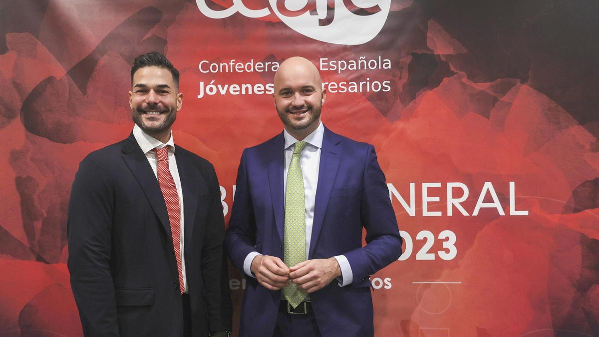 Agoney Melián (izquierda) junto a Fermín Albaladejo (derecha).