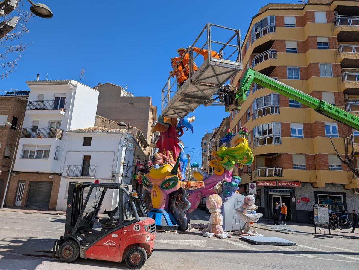 La falla Plaza de San Juan planta su monumento grande.
