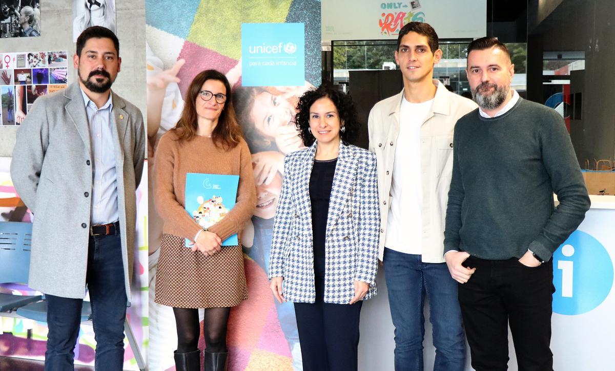 Autoridades durante la inauguración de la jornada.