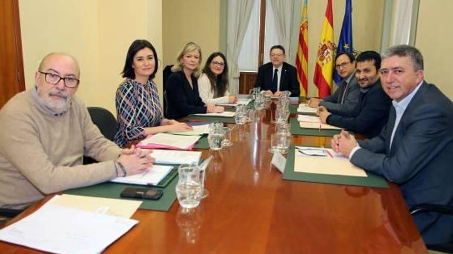 El pleno del Consell, que ayer se celebró en la sede de la Generalitat en Alicante.