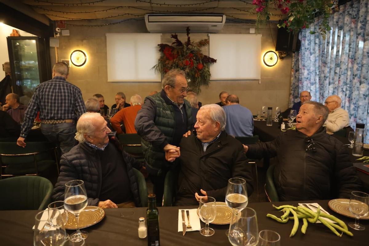 El homenaje de los Amigos del Villalobos de Elche a Juan Perán, en imágenes El homenaje de los Amigos del Villalobos de Elche a Juan Perán, en imágenes