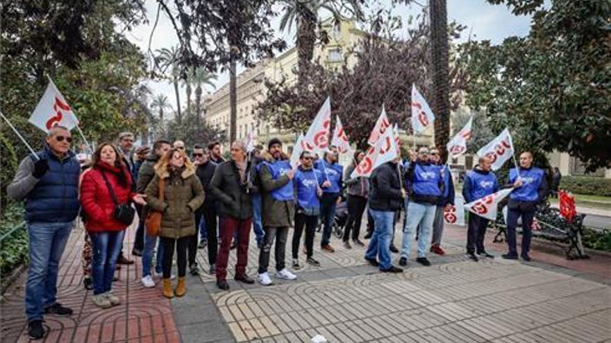 Sindicatos protestan por la retirada de más de 200 vigilantes de 15 cárceles