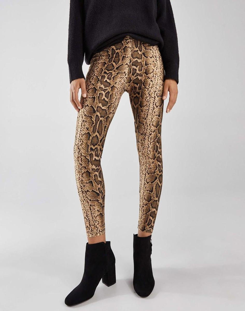 Legging estampado de Bershka (Precio: 9,99 euros)