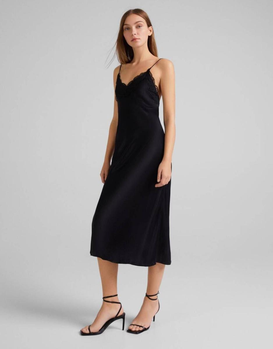 Vestido lencero negro de Bershka