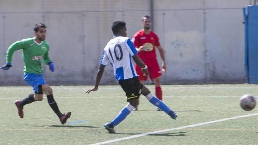 El Hércules B golpea primero ante el Recambios Colón (1-0)