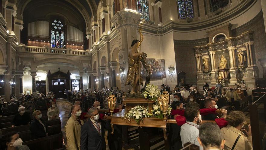 Piden cárcel para un hombre que intentó robar 73 euros de la caja de velas de una basílica en Oviedo