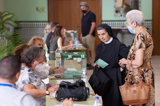 La jornada electoral en Andalucía, en imágenes