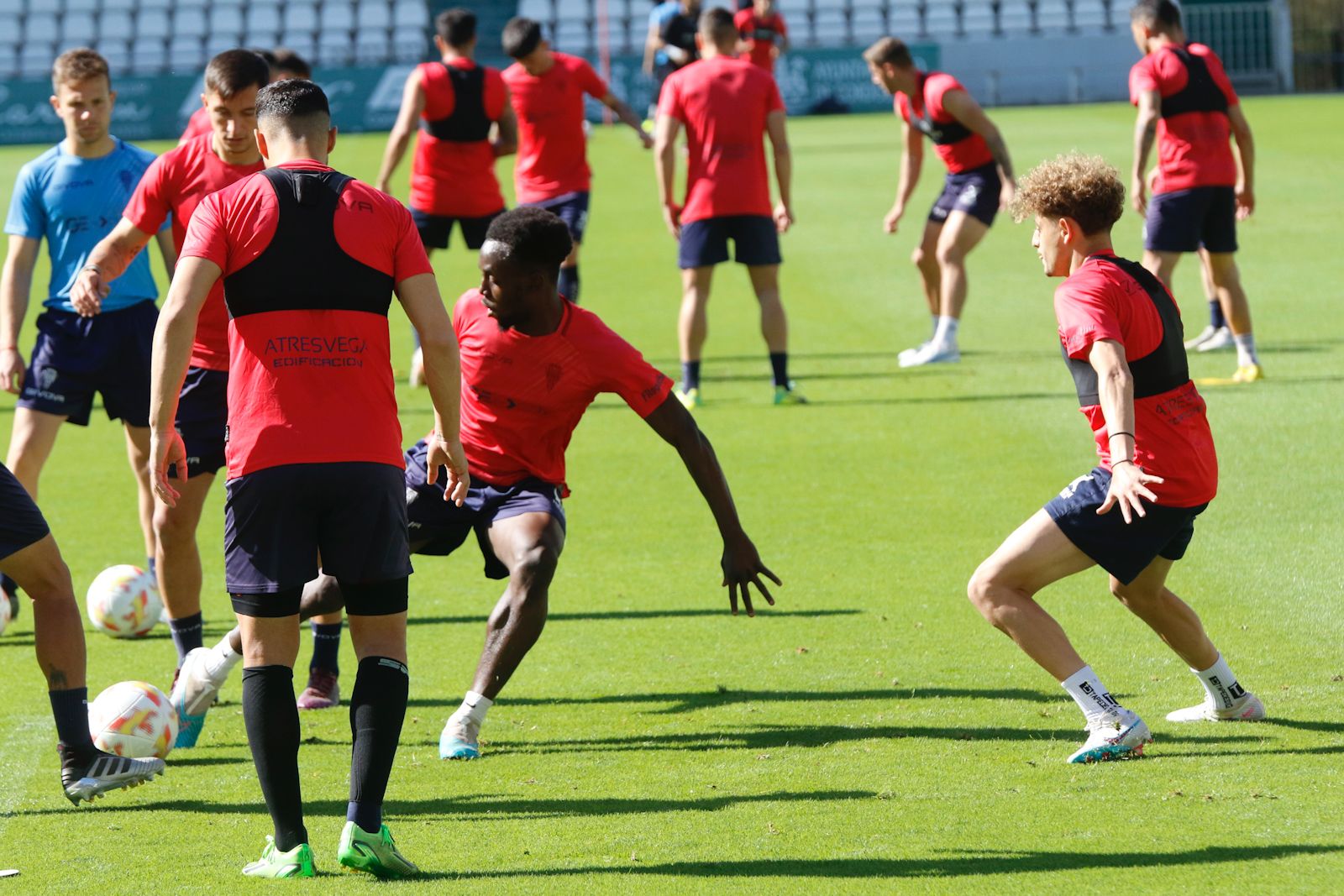 El primer día de Manuel Mosquera en el Córdoba CF, en imágenes