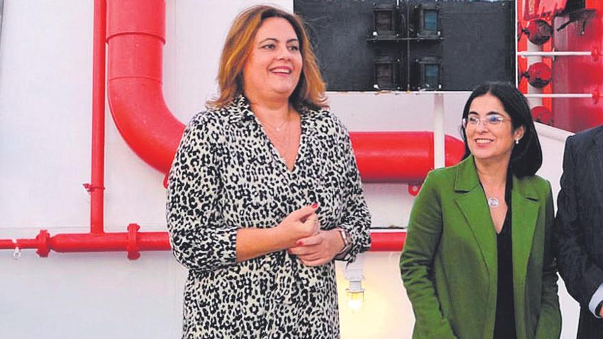 Beatriz Calzada y Carolina Darias, durante un acto en el Puerto de Las Palmas.