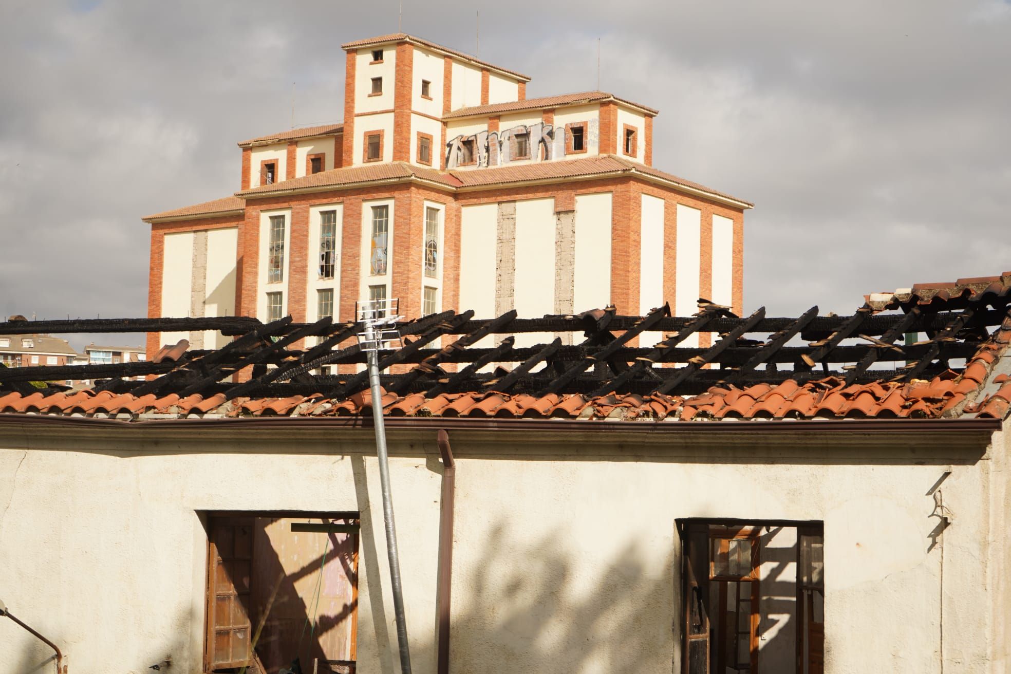 GALERÍA | Así ha quedado la vieja casa incendiada en Zamora capital
