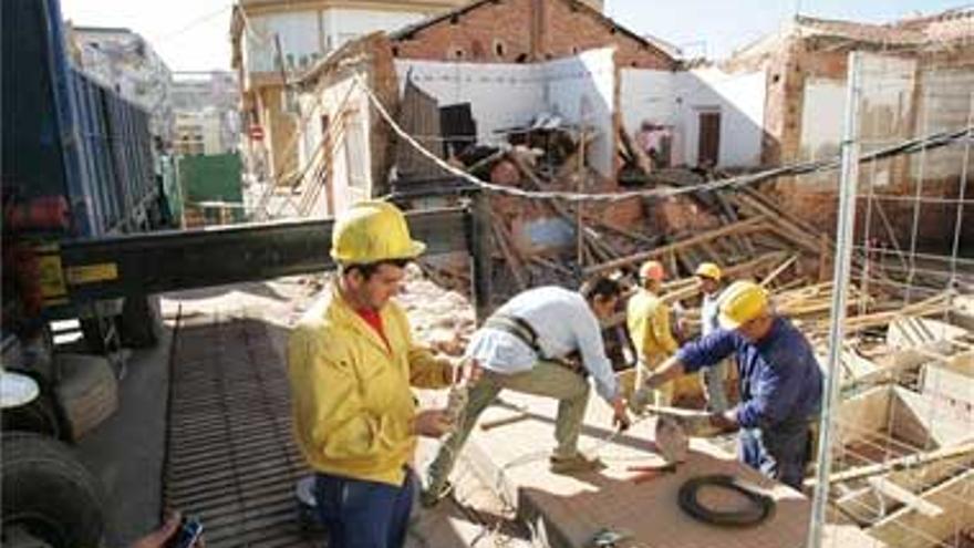 Sigue con normalidad la obra de Reyes Católicos