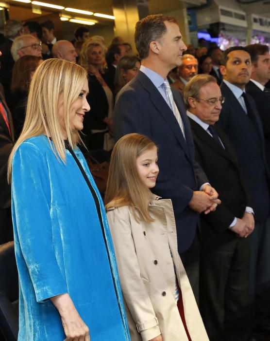 Felipe VI lleva a la Infanta Sofía al Bernabéu