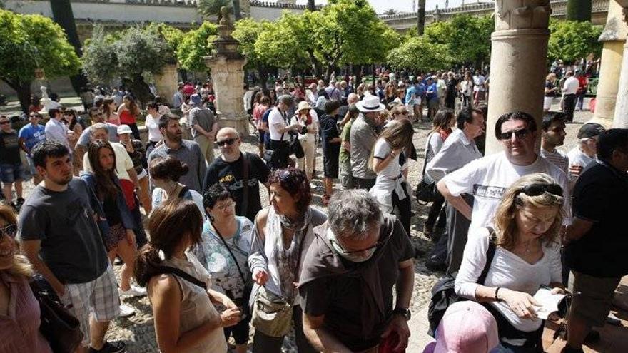 Andaluces y madrileños tiran del turismo local en Semana Santa