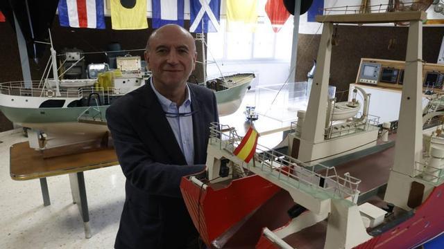 Indalecio Estrada, en el centro de FP del Mar.  | ÁNGEL GONZÁLEZ