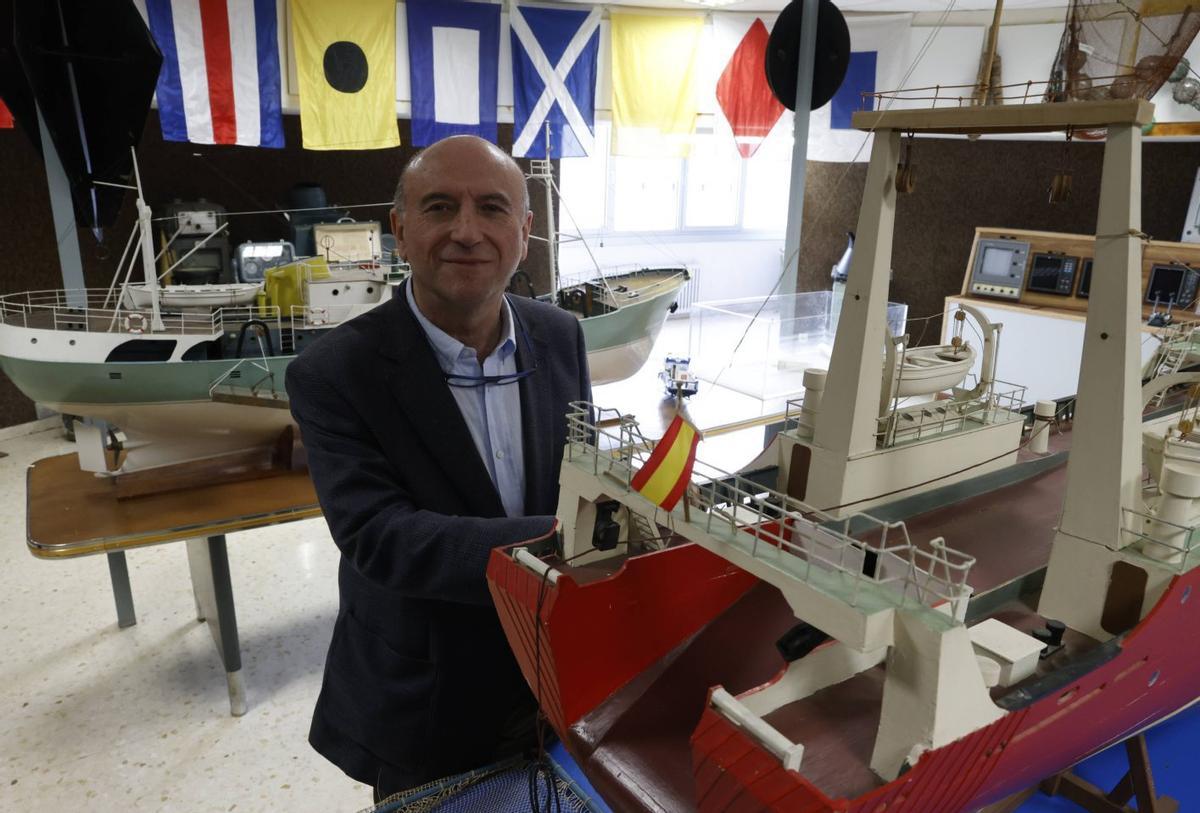 Indalecio Estrada, en el centro de FP del Mar.  | ÁNGEL GONZÁLEZ
