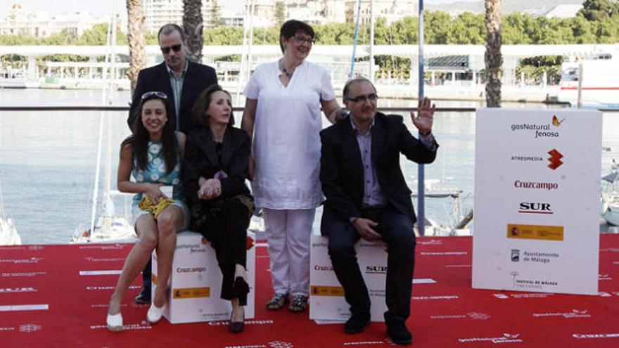 Jorge Algora, Mabel Rivera y los productores.