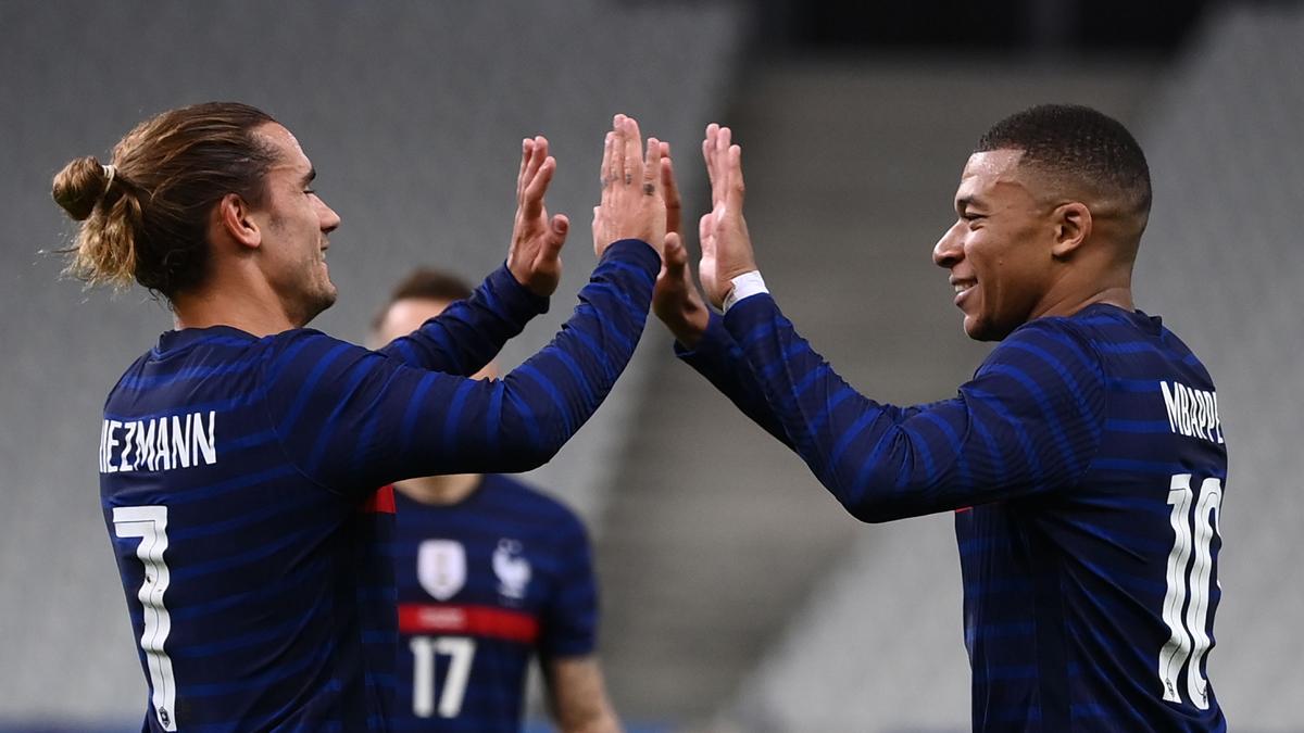 Griezmann y Mbappé son indiscutibles en el esquema de Deschamps