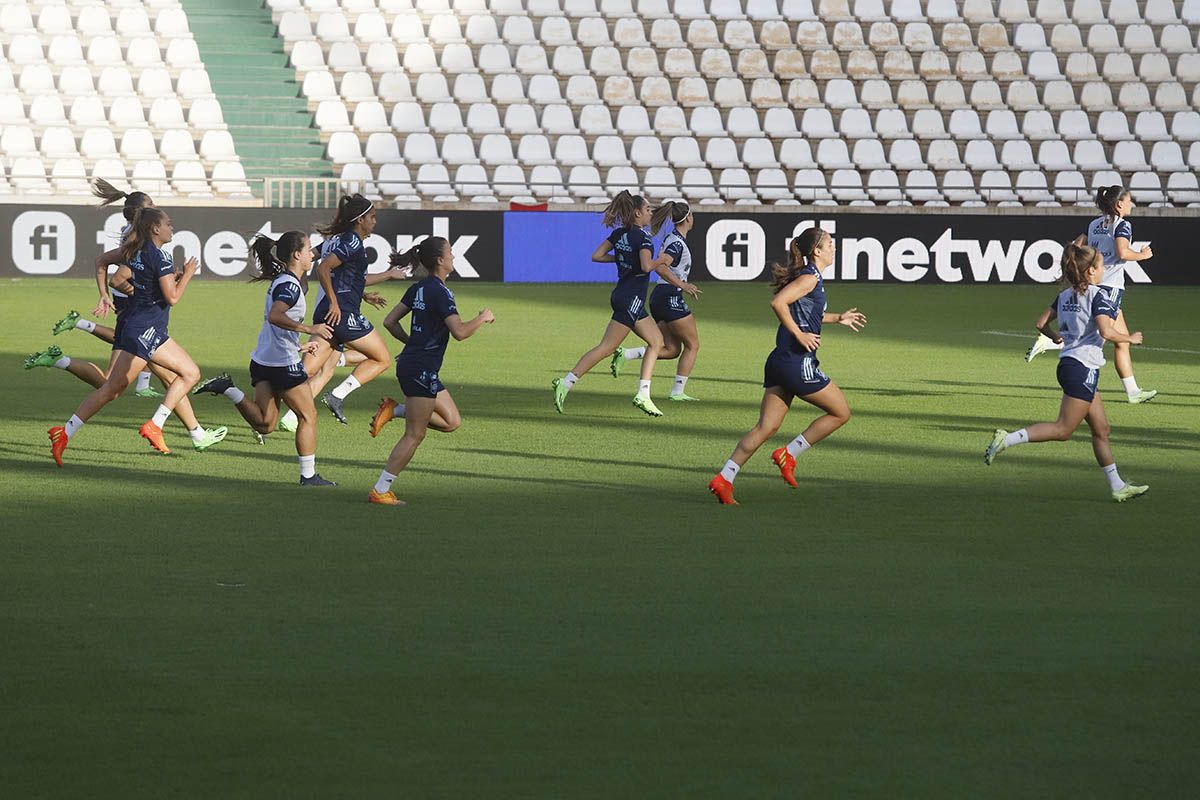 Las imágenes del entrenamiento del la selección española femenina de fútbol en El Árcangel