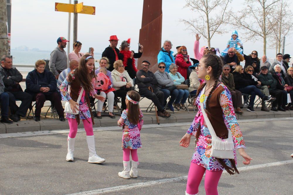 Roses viu un carnaval pletòric de gent i bon temps