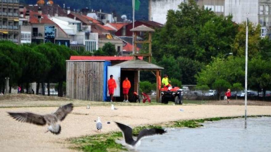 La playa, ayer, sin la bandera amarilla. // Iñaki Abella