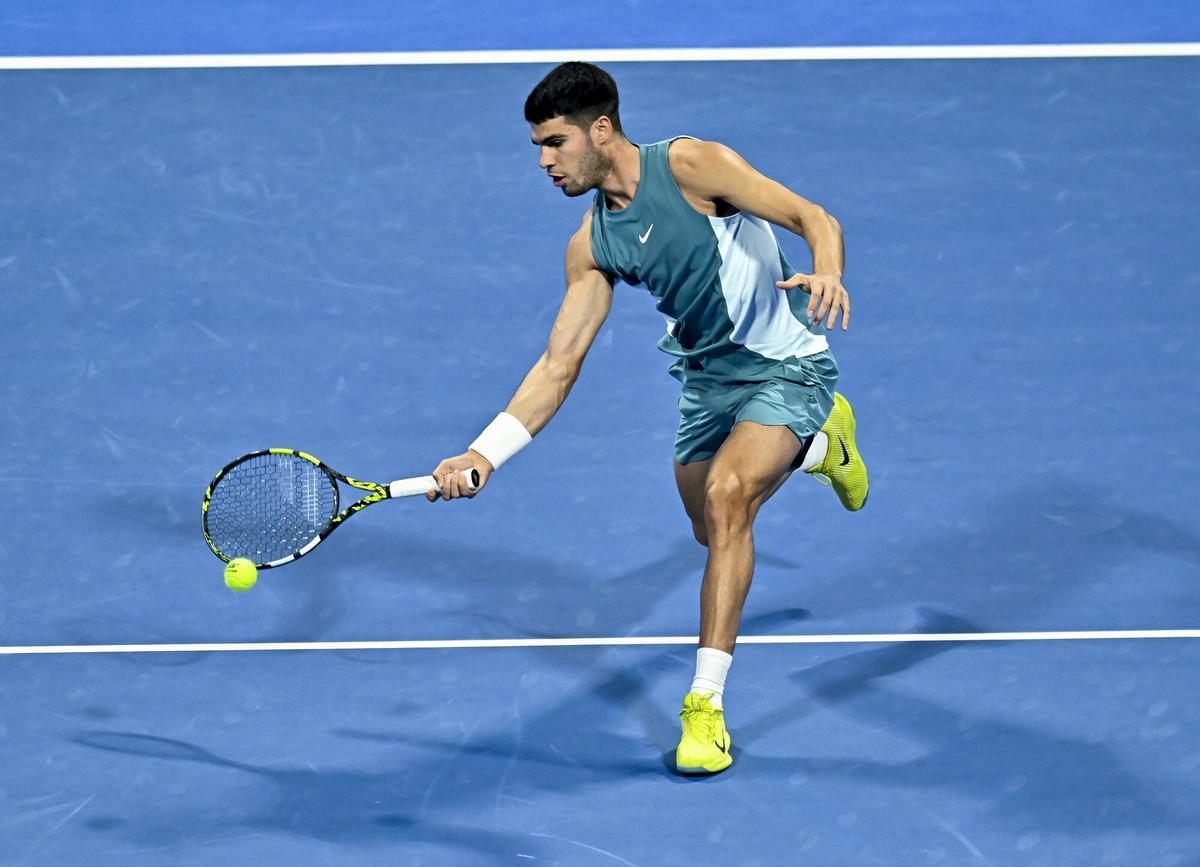 El tenista español Carlos Alcaraz en el ATP Qatar Open, en foto de archivo