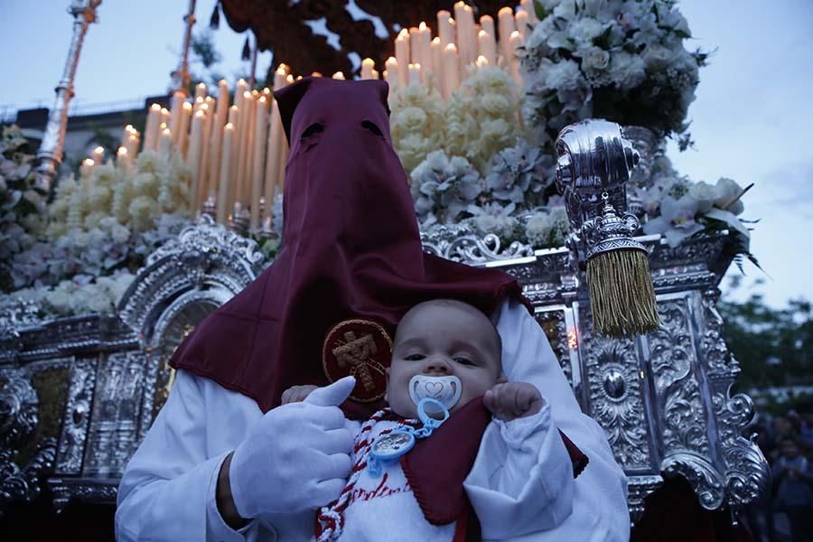 El Descendimiento abre la esperanza del Viernes Santo