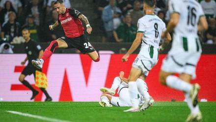 Aleix Garcia, en su primer partido liguero con el Leverkusen