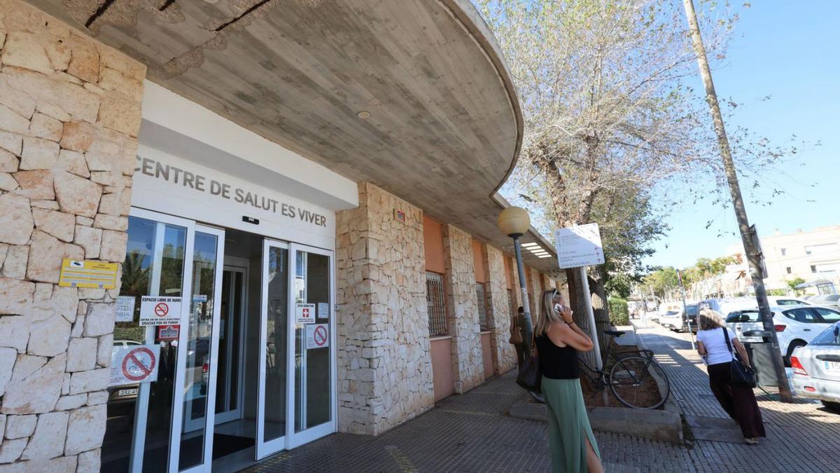 La actual entrada del centro de salud de Es Viver.