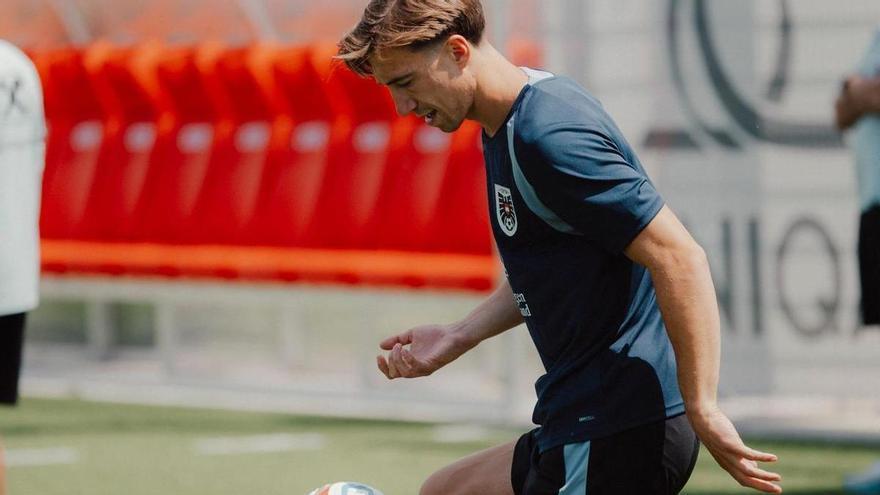 Affengruber acaba el Mundial en blanco y queda pendiente de su futuro en el Elche