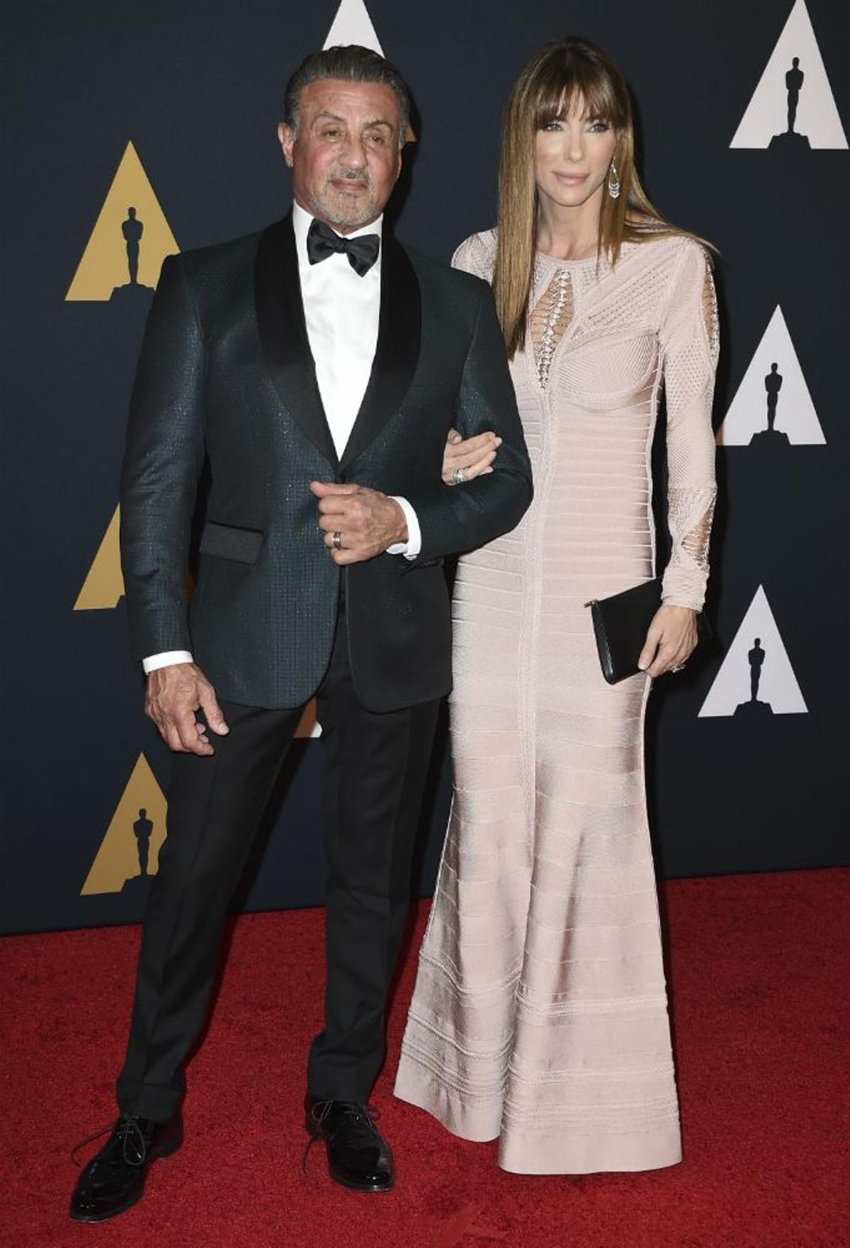 Sylvester Stallone y Jennifer Flavin en la alfombra roja de los Premios Gobernadores 2016